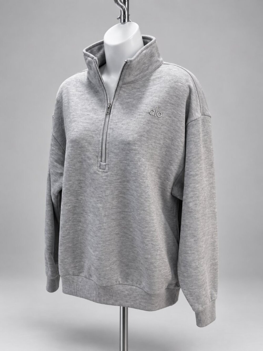Alo Yoga Accolade Heather Gray 1/4 Zip Pullover Sweatshirt Silver Logo - Picture 2 of 3
